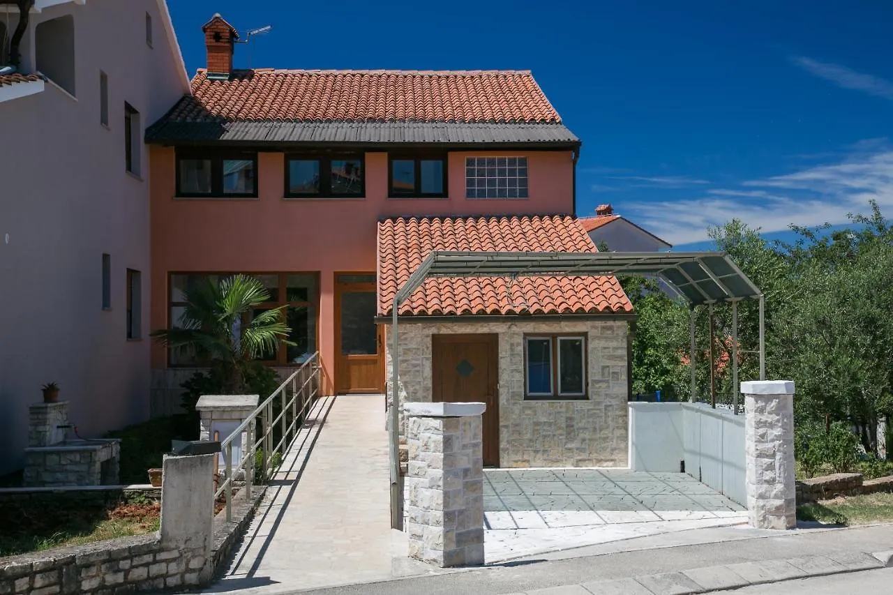 Apartment Sara, Village Stinjan Croatia