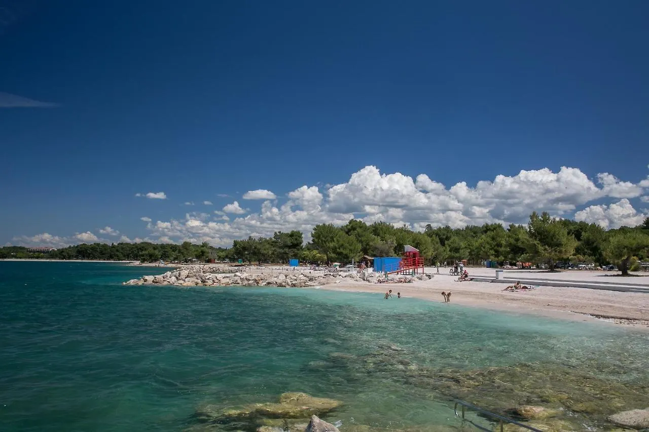Apartment Sara, Village Stinjan Croatia